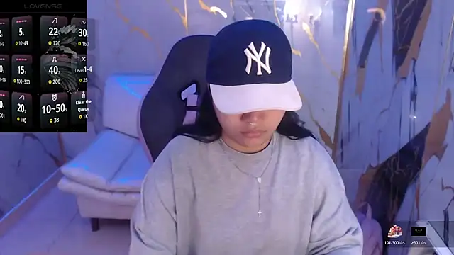 Snapshot of melany_rouse18 chatting on December 18, 4:46 pm melany rouse18 online show from December 18, 4:46 pm