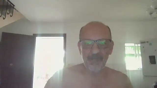 Snapshot of llopaco chatting on June 21, 10:07 am llopaco online show from June 21, 10:07 am