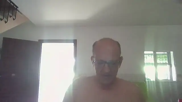 Snapshot of llopaco chatting on June 25, 1:37 pm llopaco online show from June 25, 1:37 pm
