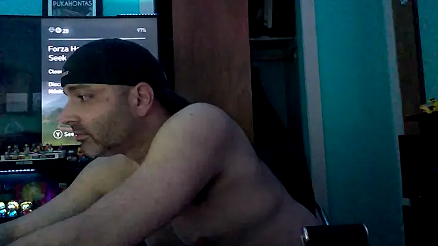 Snapshot of Novabear6996 chatting on October 28, 7:12 am Novabear6996 online show from October 28, 7:12 am