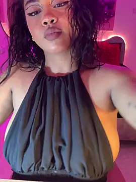 Snapshot of Dahiana_Giil chatting on May 9, 7:46 am Dahiana Giil online show from May 9, 7:46 am