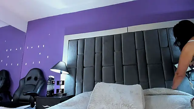 Snapshot of Aisha_Nowak chatting on March 4, 8:27 pm Aisha Nowak online show from March 4, 8:27 pm