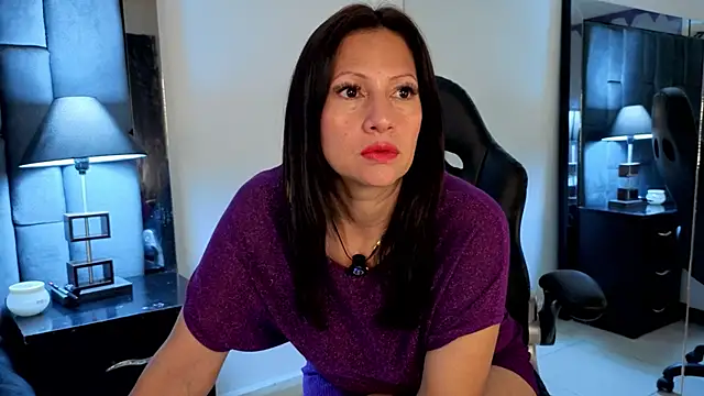 Snapshot of Aisha_Nowak chatting on November 7, 11:16 pm Aisha Nowak online show from November 7, 11:16 pm