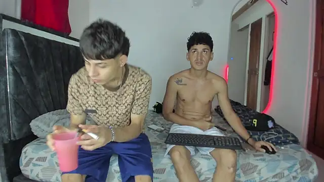 tonypaul13 online show from May 13, 2:58 pm