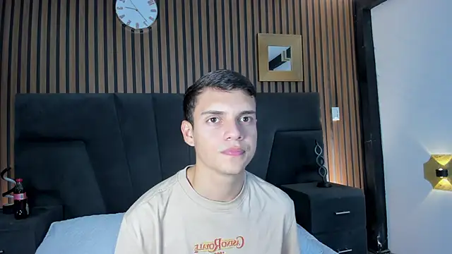 JacobRoberts1 online show from September 21, 8:32 pm