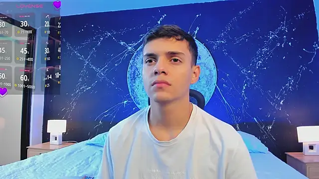 JacobRoberts1 online show from October 12, 7:46 pm