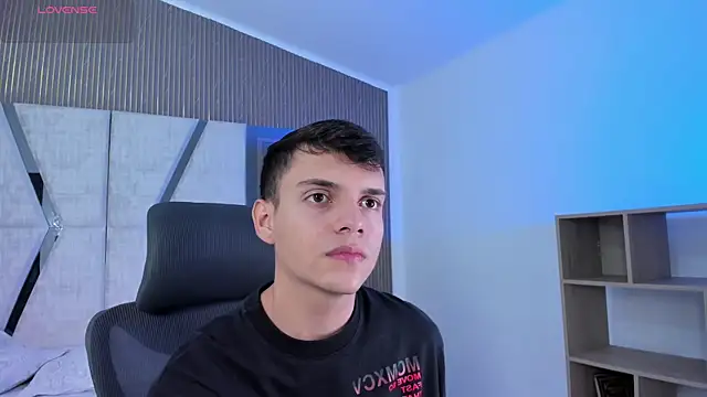 JacobRoberts1 online show from November 15, 8:16 pm