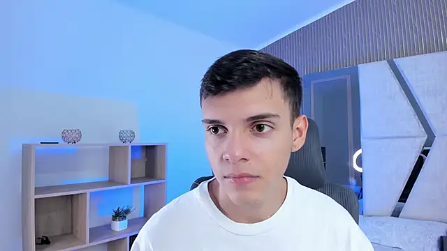 JacobRoberts1 online show from November 17, 8:25 pm