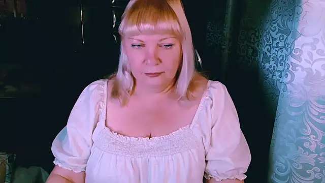 FlowerButterf online show from May 1, 7:51 pm