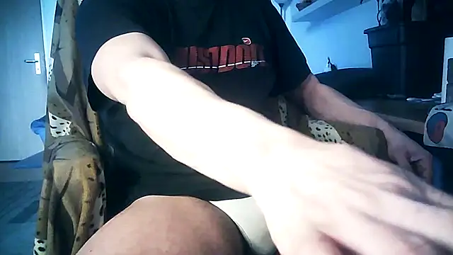 Snapshot of liquidio chatting on March 11, 11:23 am liquidio online show from March 11, 11:23 am