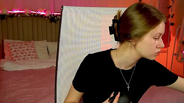 EveMundie online show from March 4, 11:38 am