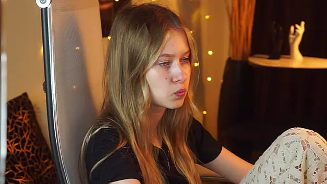 EveMundie online show from May 26, 9:05 am