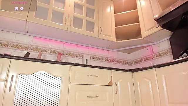 AnahisBennett online show from February 20, 6:26 am