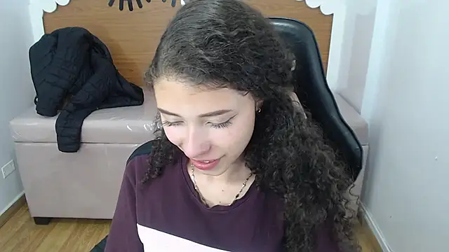 Snapshot of danatella_a chatting on October 8, 1:58 am danatella a online show from October 8, 1:58 am