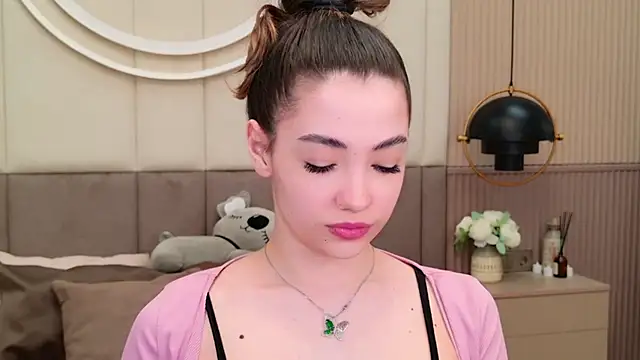 Snapshot of Alice_Deleon chatting on February 28, 8:50 pm Alice Deleon online show from February 28, 8:50 pm