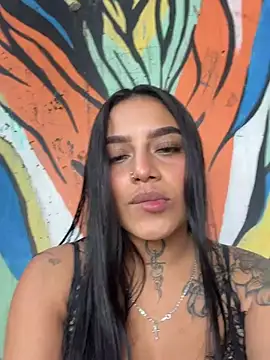 Snapshot of Emily_sharlot chatting on May 22, 6:13 pm Emily sharlot online show from May 22, 6:13 pm
