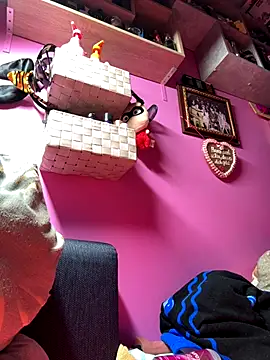 sexymelli18 online show from November 5, 6:30 pm