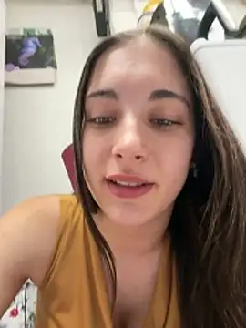 Snapshot of sexymelli18 chatting on June 3, 2:33 pm sexymelli18 online show from June 3, 2:33 pm