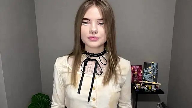 CarolinePepper online show from March 8, 5:11 pm