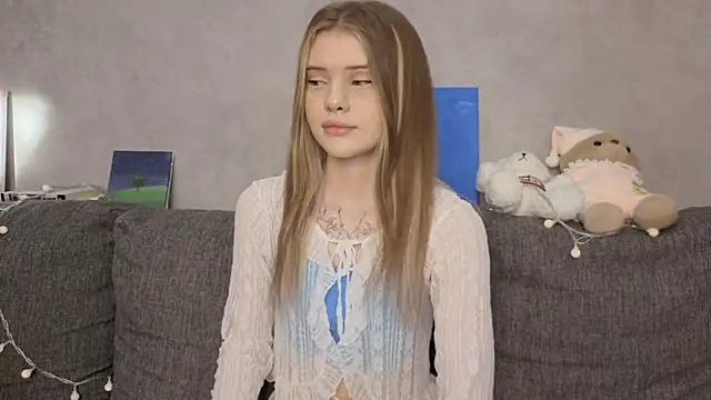 Snapshot of CarolinePepper chatting on June 19, 1:26 pm CarolinePepper online show from June 19, 1:26 pm