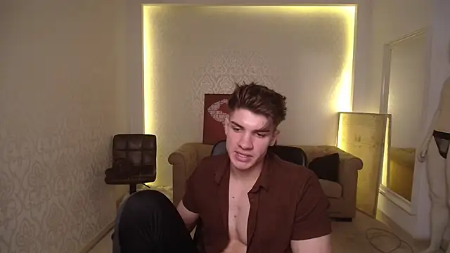 Snapshot of MaxKaiden chatting on February 28, 8:42 am MaxKaiden online show from February 28, 8:42 am