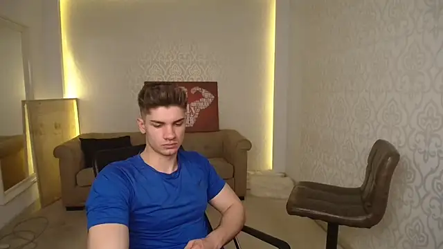 Snapshot of MaxKaiden chatting on March 14, 12:29 pm MaxKaiden online show from March 14, 12:29 pm