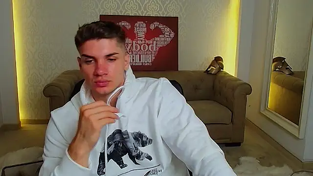 Snapshot of MaxKaiden chatting on September 17, 4:25 am MaxKaiden online show from September 17, 4:25 am