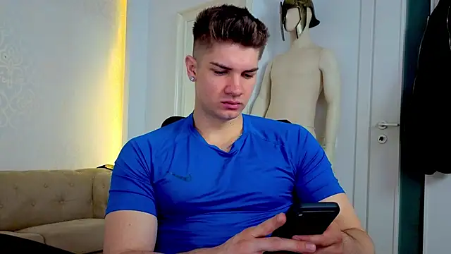 Snapshot of MaxKaiden chatting on May 5, 4:31 am MaxKaiden online show from May 5, 4:31 am