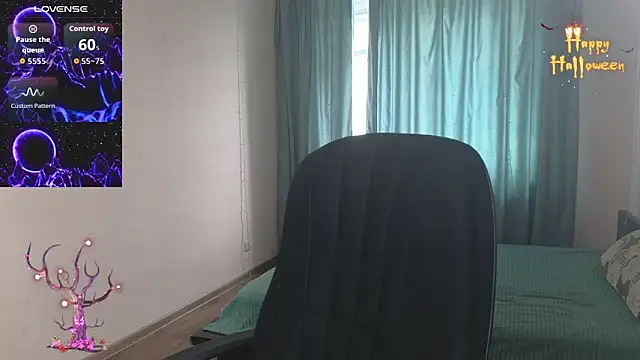 Sandra Snowflake online show from October 31, 11:00 am