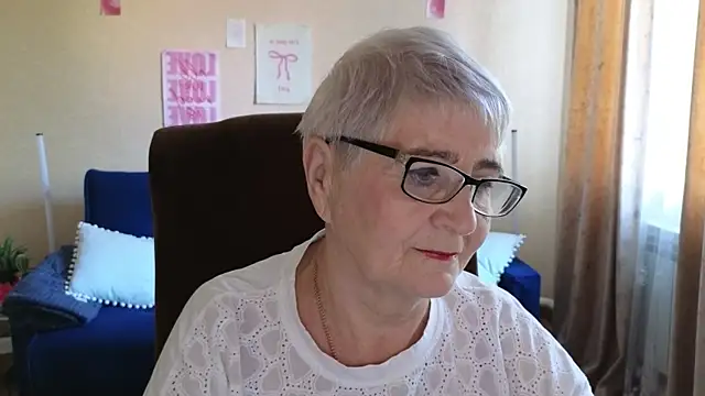 Sandra Snowflake online show from May 20, 4:07 am