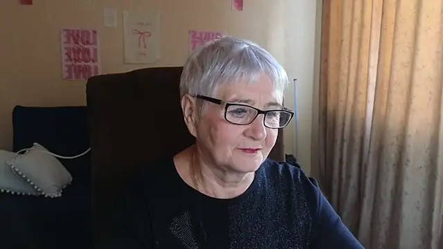 Sandra Snowflake online show from May 28, 8:00 am