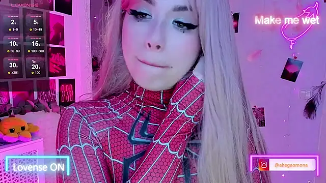 Snapshot of Sparkle_Mona chatting on March 1, 4:37 am Sparkle Mona online show from March 1, 4:37 am