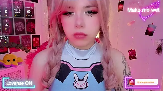 Snapshot of Sparkle_Mona chatting on March 4, 2:38 am Sparkle Mona online show from March 4, 2:38 am