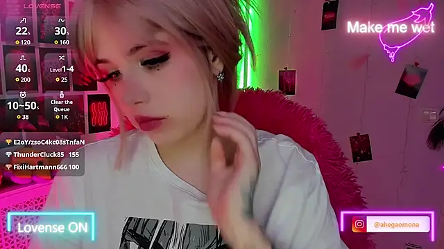 Snapshot of Sparkle_Mona chatting on March 4, 5:42 am Sparkle Mona online show from March 4, 5:42 am