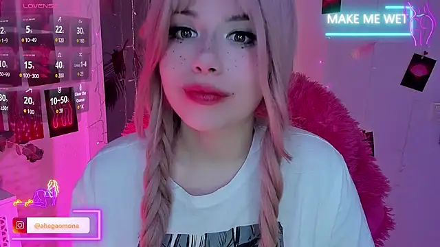 Snapshot of Sparkle_Mona chatting on March 19, 1:54 am Sparkle Mona online show from March 19, 1:54 am