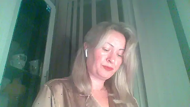 Snapshot of Mary888x chatting on February 22, 5:46 pm Mary888x online show from February 22, 5:46 pm