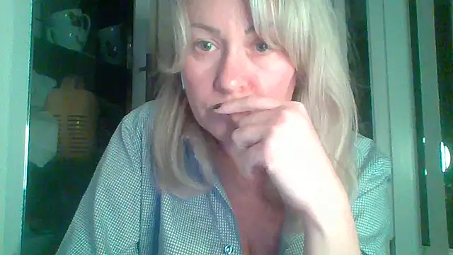 Snapshot of Mary888x chatting on February 25, 7:14 pm Mary888x online show from February 25, 7:14 pm