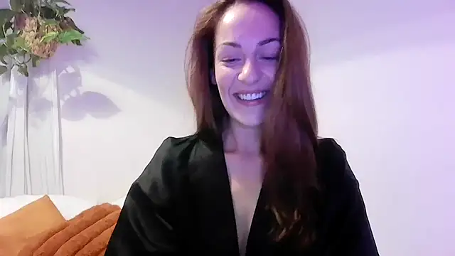 Snapshot of Edenfox- chatting on November 23, 8:19 pm Edenfox- online show from November 23, 8:19 pm