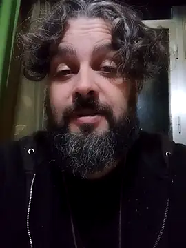 Snapshot of serpensy chatting on November 11, 10:43 pm serpensy online show from November 11, 10:43 pm