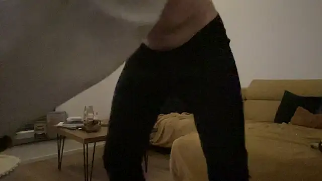 larsfrommars1992 online show from February 16, 5:37 pm