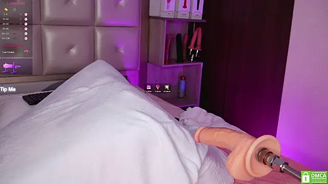 Snapshot of Meli_luu chatting on November 1, 8:22 pm Meli luu online show from November 1, 8:22 pm