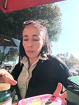 Coeur de luxure online show from December 17, 1:50 pm