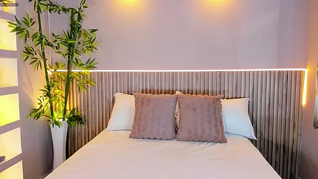 GeorginaReyes online show from March 12, 10:50 pm