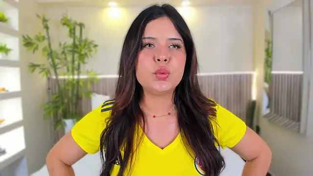 GeorginaReyes online show from June 17, 10:43 pm
