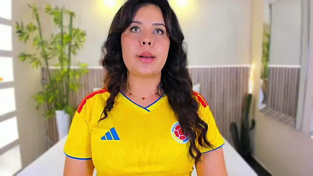 GeorginaReyes online show from July 7, 10:36 pm