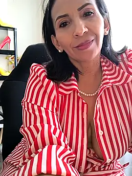 Mrsvictoriaaa online show from April 30, 8:37 pm
