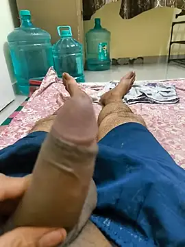 Ajzee online show from April 25, 8:50 pm