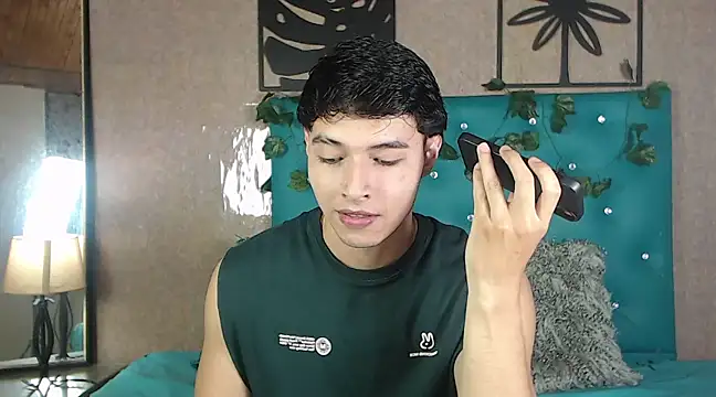 LiamAndrewzz online show from February 23, 12:08 am