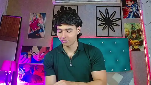 LiamAndrewzz online show from April 27, 4:32 am