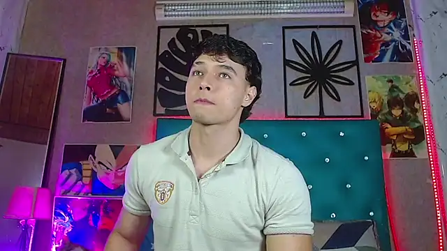 LiamAndrewzz online show from June 9, 4:24 am